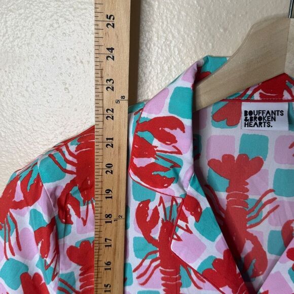 Bouffants & Broken Hearts Pajama Top Small Button Up Short Sleeve Lobsters Print - Picture 4 of 6
